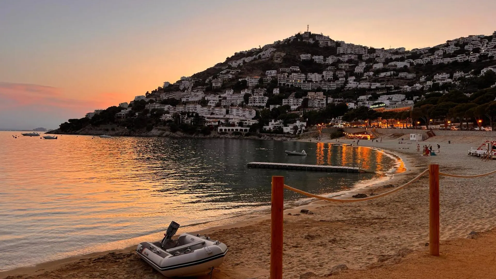 Panoramic Cala Canyelles, Pool Roses Spanje